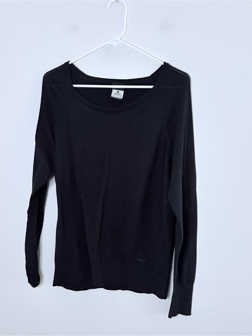 Nike Women’s Small Black Sweater Long Sleeve Thermal Top Nylon Spandex Fall